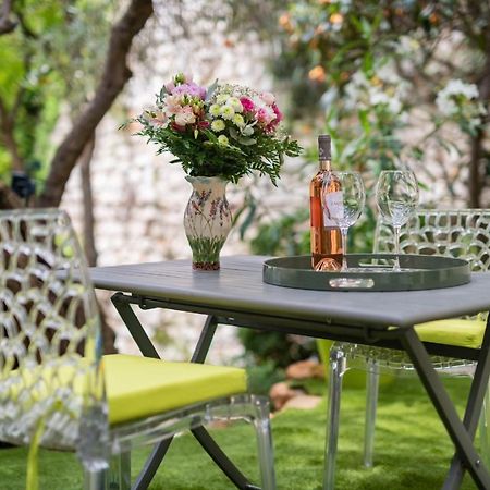 Appartement Lumineux Avec Terrasse Jardin Et Acces Piscine Villefranche-sur-Mer Eksteriør billede