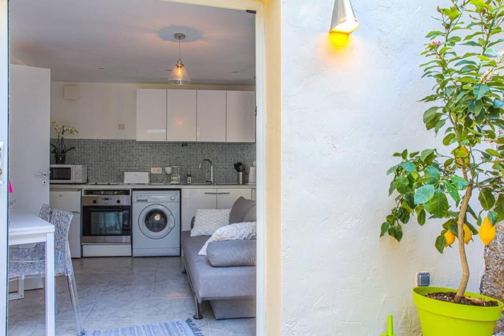 Appartement Lumineux Avec Terrasse Jardin Et Acces Piscine Villefranche-sur-Mer Eksteriør billede
