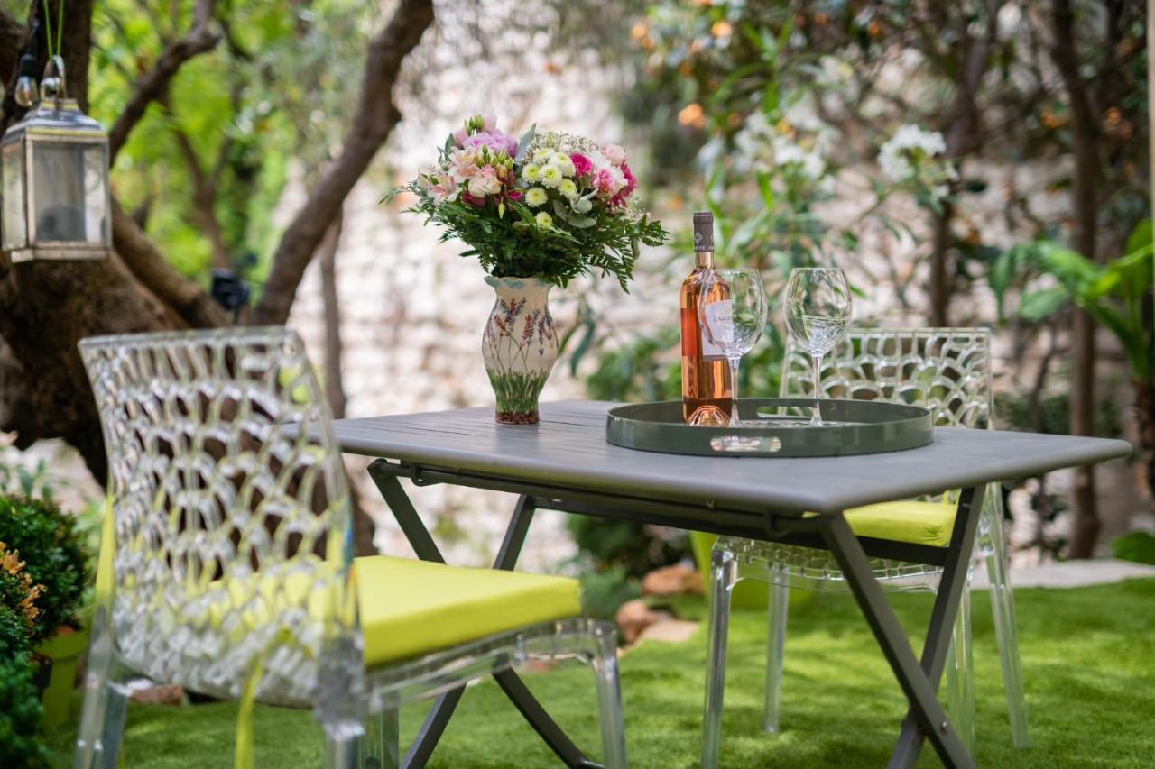 Appartement Lumineux Avec Terrasse Jardin Et Acces Piscine Villefranche-sur-Mer Eksteriør billede